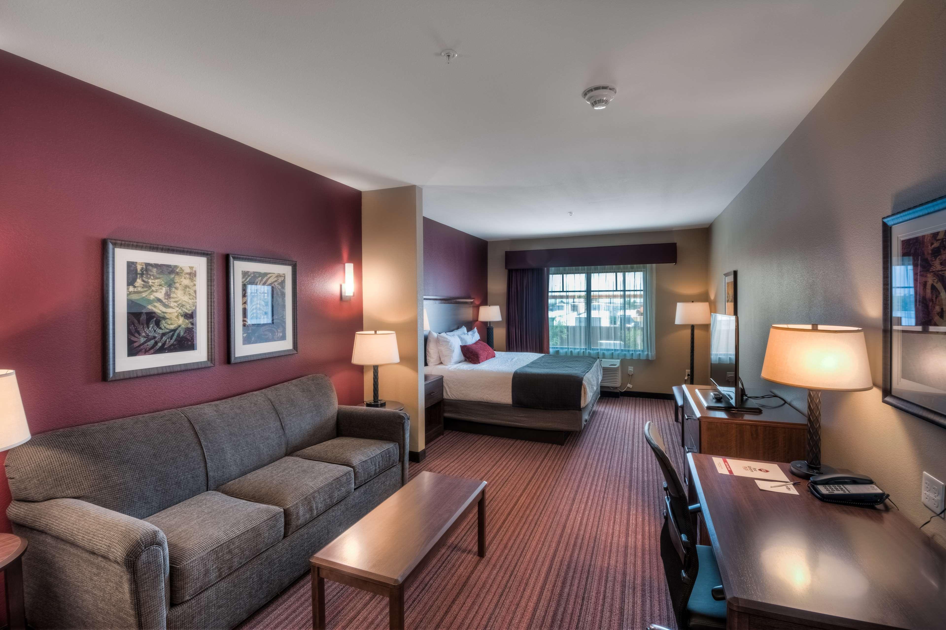 Best Western Plus Chandler Hotel & Suites Exterior photo