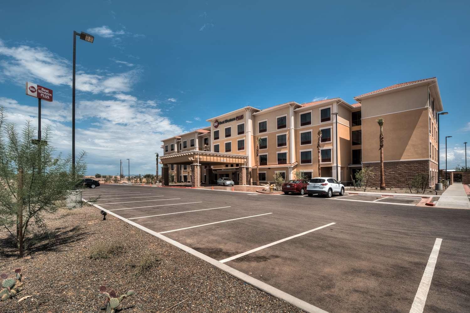 Best Western Plus Chandler Hotel & Suites Exterior photo