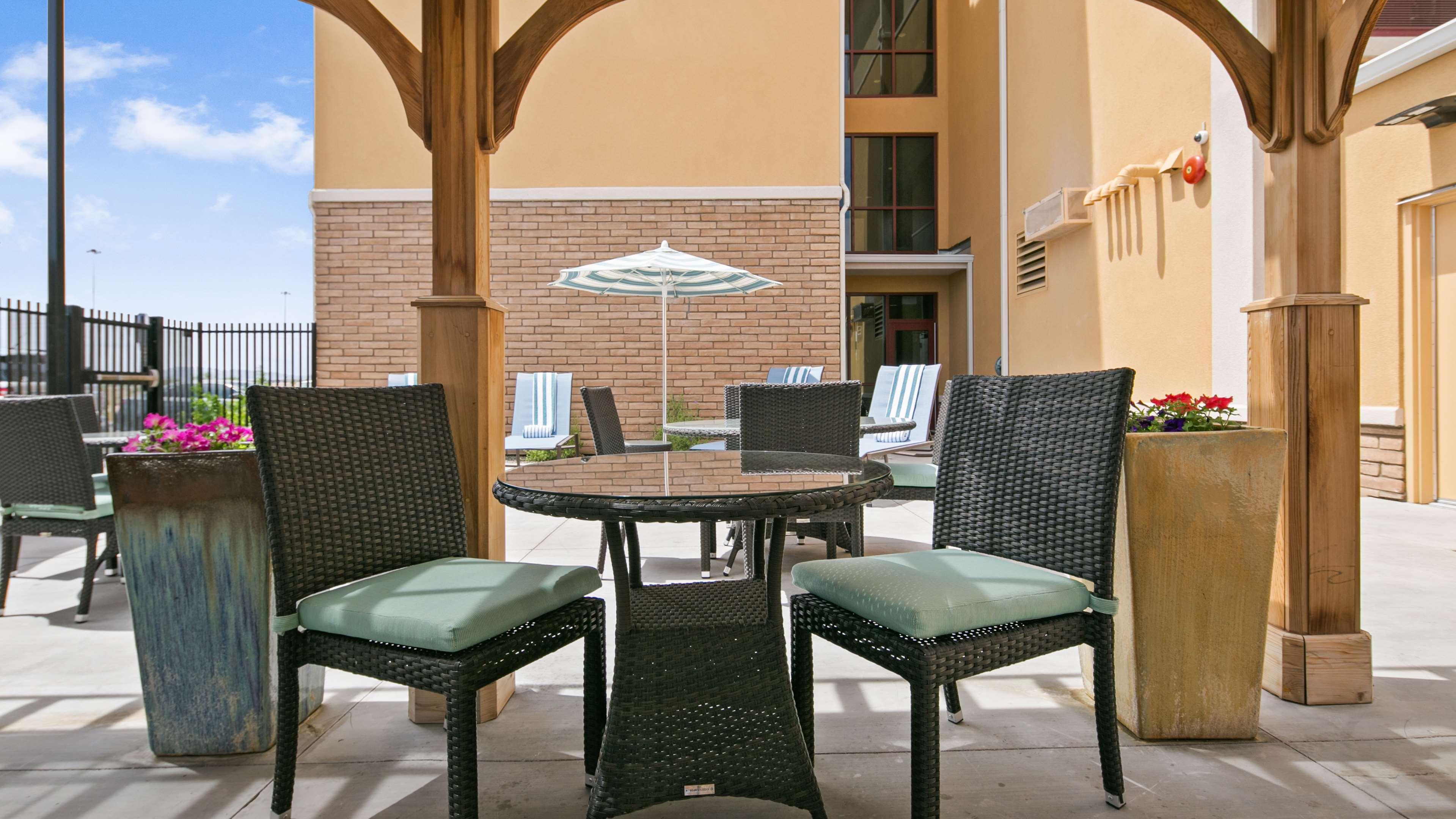Best Western Plus Chandler Hotel & Suites Exterior photo