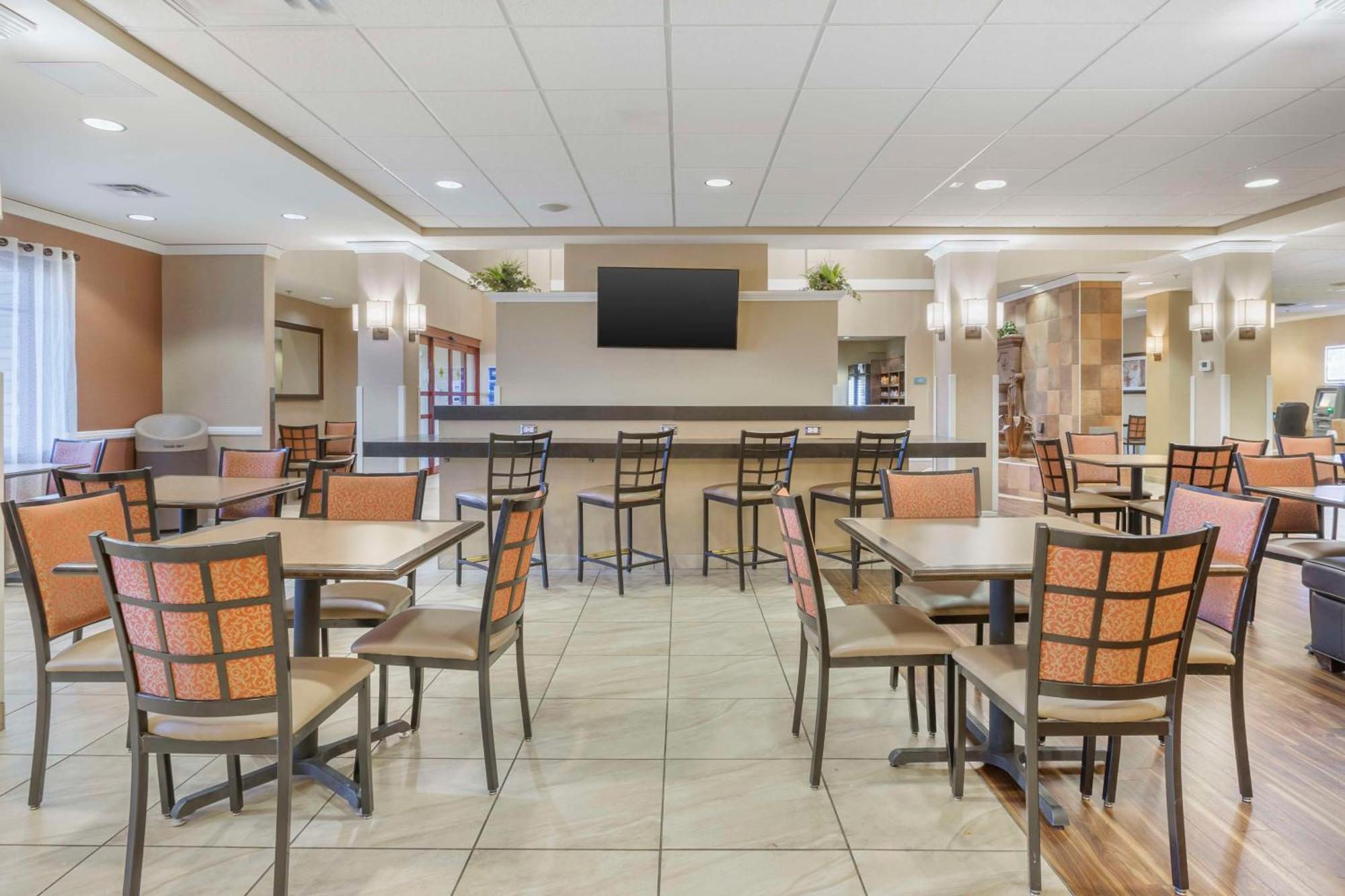Best Western Plus Chandler Hotel & Suites Exterior photo