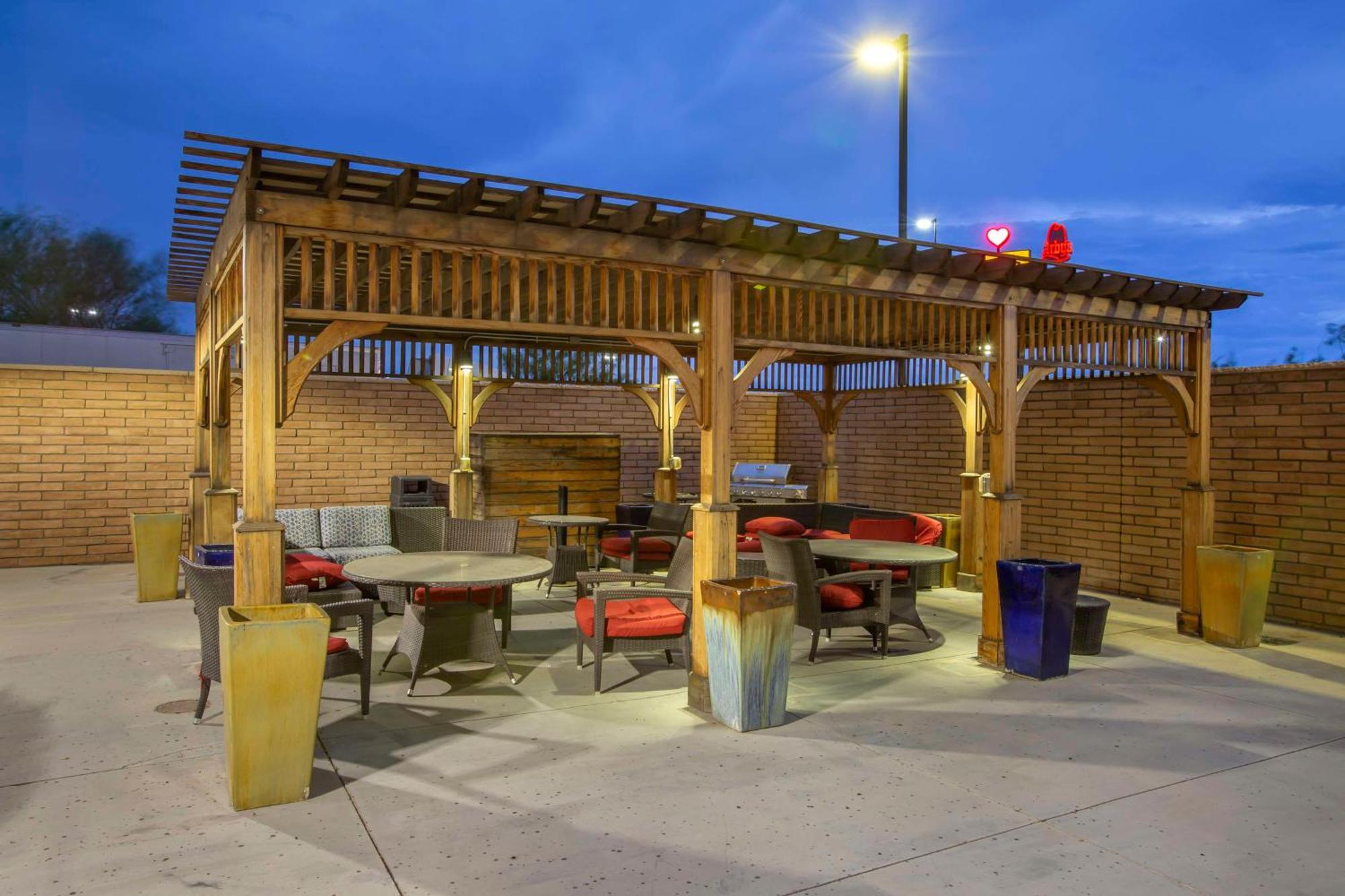 Best Western Plus Chandler Hotel & Suites Exterior photo