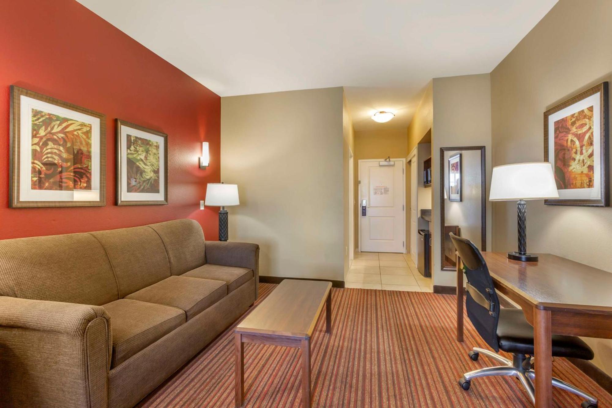 Best Western Plus Chandler Hotel & Suites Exterior photo