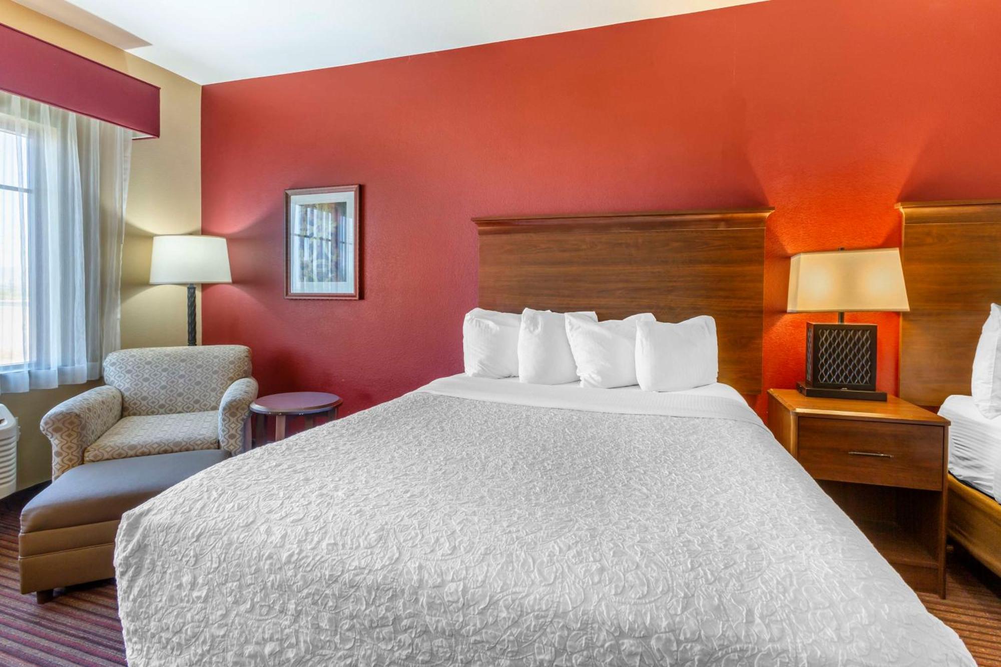 Best Western Plus Chandler Hotel & Suites Exterior photo