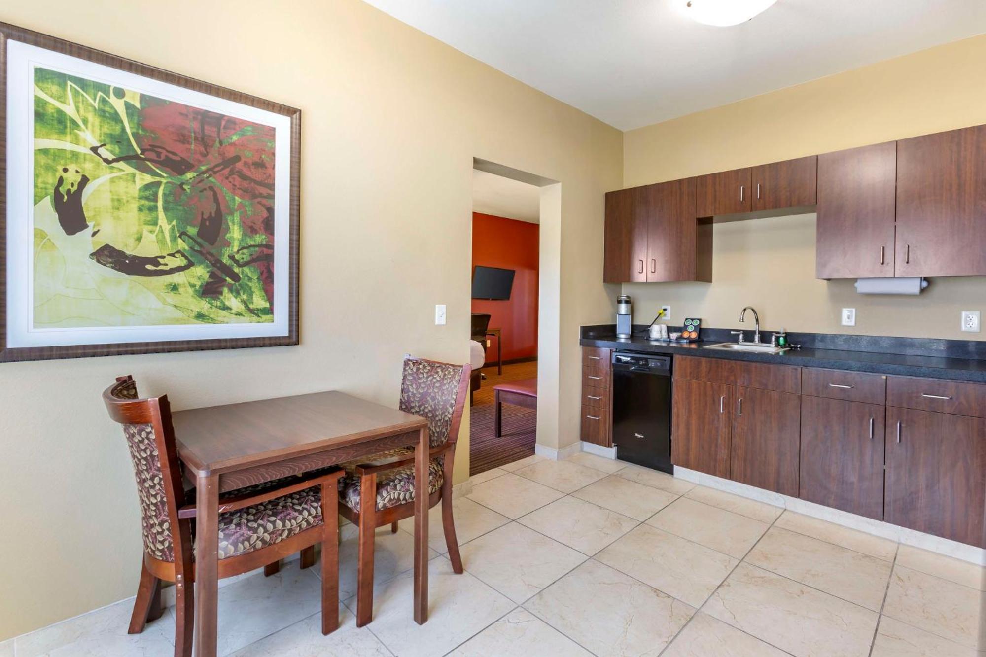 Best Western Plus Chandler Hotel & Suites Exterior photo