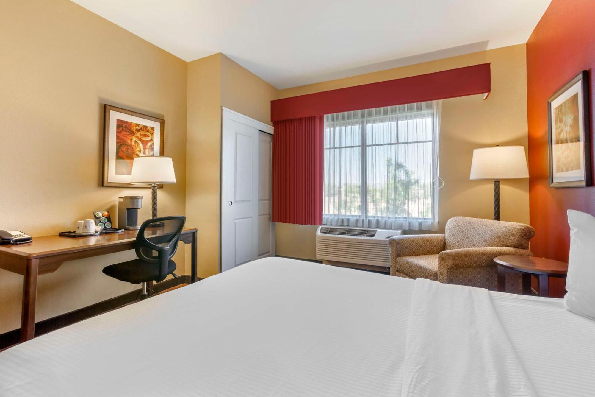 Best Western Plus Chandler Hotel & Suites Exterior photo