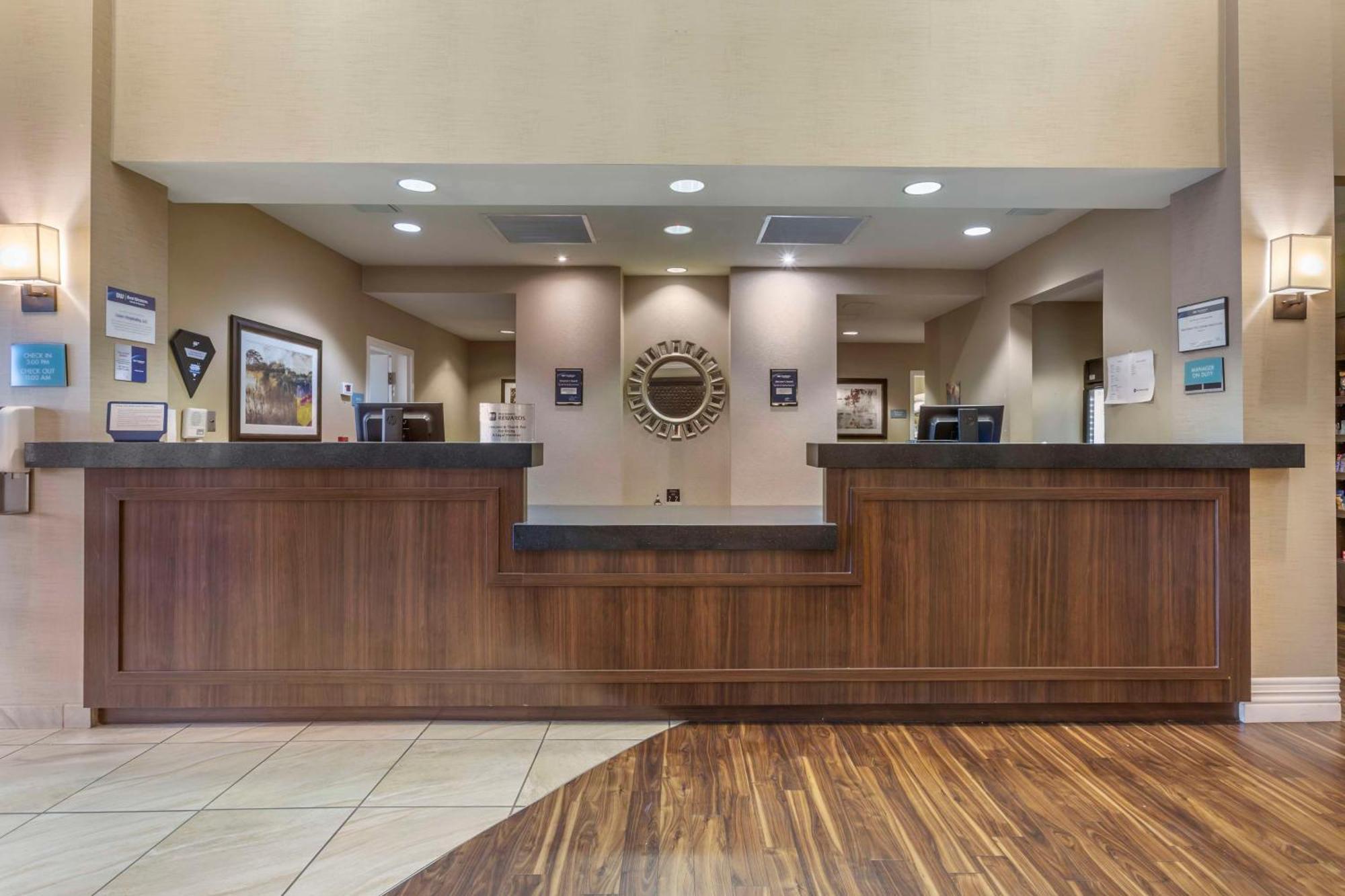 Best Western Plus Chandler Hotel & Suites Exterior photo