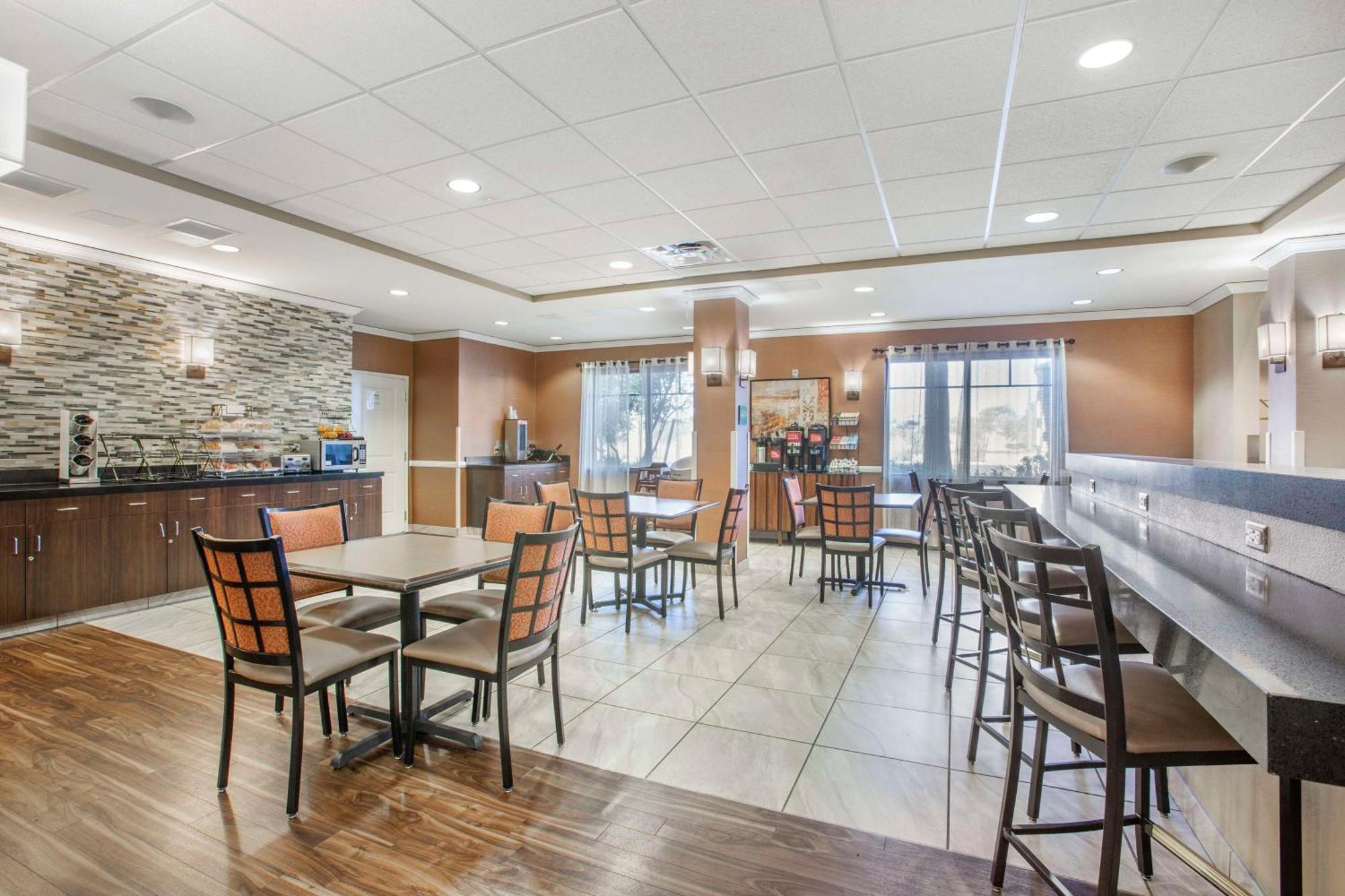 Best Western Plus Chandler Hotel & Suites Exterior photo